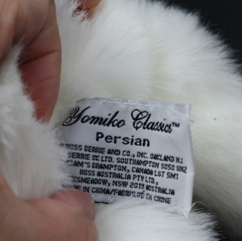 Vintage Yomiko Classics Persian Cat Plush, White with Green Eyes - Picture 5 of 7